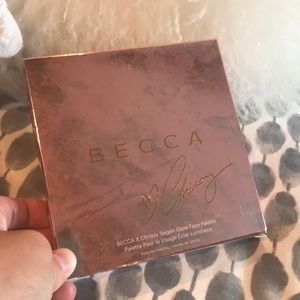 BECCA X Chrissy Teigen Glow Face Palette NEW